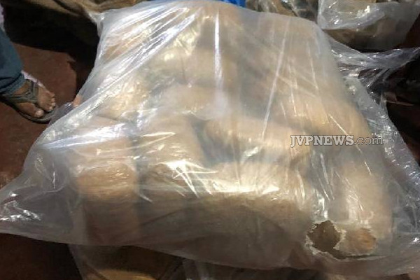 இருவரை அதிரடியாக கைது செய்த பொலிஸார்! சிக்கிய மர்மப்பொருள் | Mannar Two People Arrested Kerala Ganja Pack