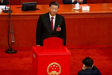 கெத்து காட்டும் ஜி ஜின்பிங் - சீனாவில் 3வது முறையாக அதிபரானார்