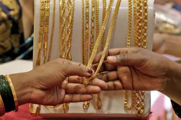 Today Gold Rate: ஒரே நாளில் ரூ.3,360 குறைந்தது தங்கத்தின் விலை! மகிழ்ச்சியில் நகை பிரியர்கள் | Gold Rate December 30 2025 India And Srilanka