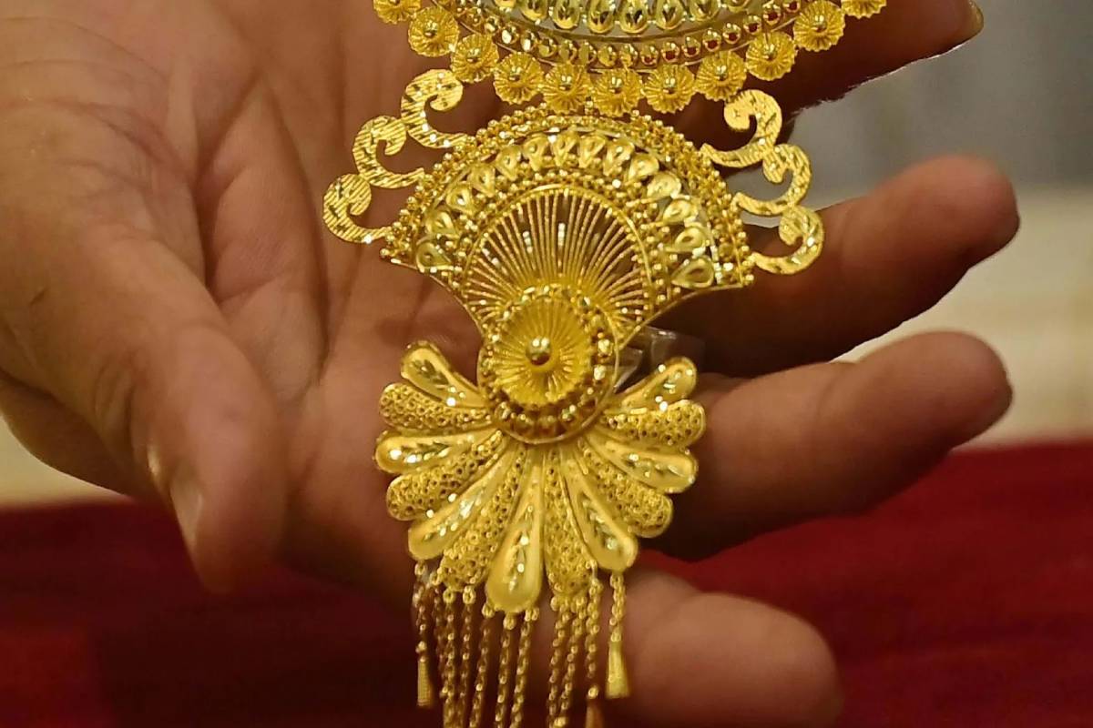 நகைப்பிரியர்களுக்கு ஷாக் கொடுத்த தங்க விலை | Gold Prices Shock Jewelers Today Gold Rate