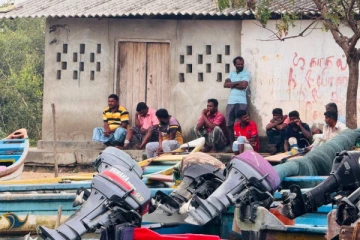 மன்னாரில் கரையோர பகுதிகளில் கடல் நீர்; வாழ்வாதாரம் இழந்த மீனவர்கள்