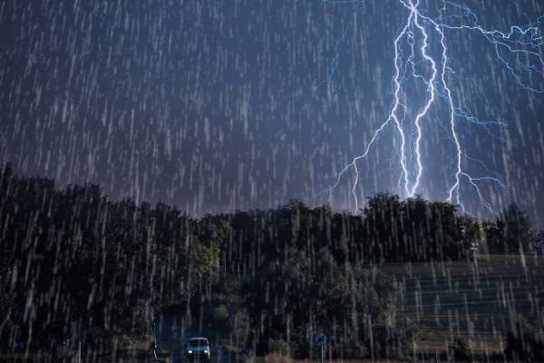 நாட்டில் சில பகுதிகளில் இடியுடன் கூடிய மழை: விடுக்கப்பட்ட எச்சரிக்கை | Light Showers In Several Provinces
