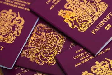 அவர்கள் கடவுச்சீட்டுகளில் இனி ஆபத்து முத்திரை குத்தப்படும்: பிரித்தானியாவில் புதிய நகர்வு