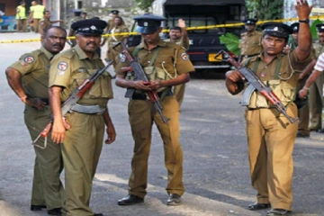 வவுனியாவில் முச்சக்கரவண்டிக்குள் இருந்த பணம் திருட்டு - பொலிஸார் தீவிர விசாரணை