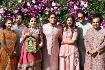 8 லட்ச கோடிக்கு மேல் சொத்து வைத்திருக்கும் அம்பானி குடும்பம்- ஒவ்வொருவருடைய மதிப்பும் எவ்வளவு?