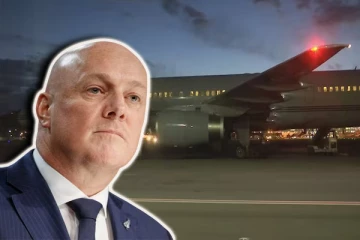 ஜப்பான் செல்லும் வழியில் நியூசிலாந்து பிரதமரின் விமானம் செயலிழப்பு