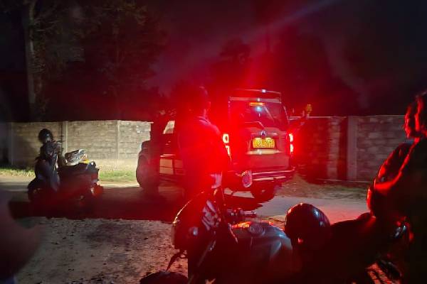 ஜிந்துப்பிட்டி துப்பாக்கிச்சூடு: பின்னணியில் உடந்தையாக செயற்பட்ட பெண் கைது | Jindupitiya Shooting Two Arrested ஜிந்துப்பிட்டி துப்பாக்கிச்சூடு: பின்னணியில் உடந்தையாக செயற்பட்ட பெண் கைது | Jindupitiya Shooting Two Arrested