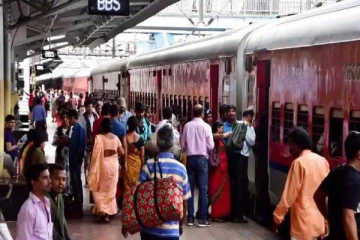 சென்னையிலிருந்து கடந்த 3 நாட்களில் ரயிலில் இருந்து 6 லட்சம் பேர் சொந்த ஊர்களுக்கு பயணம்