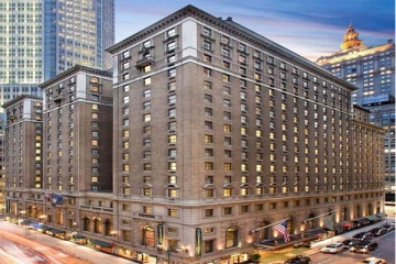 பொருளாதார நெருக்கடி - பிரபல ஹோட்டலை 220 மில்லியன் டாலருக்கு குத்தைகைக்கு விட்ட நாடு!