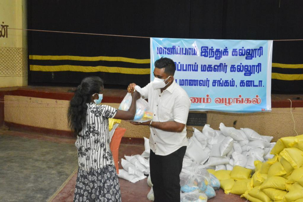 யாழில் பல குடுப்பங்களுக்கு உலர் உணவுப் பொருள்களை வழங்கி வைத்த பழைய மாணவர்கள் சங்கம் | Provide Dry Food Items To Many Families