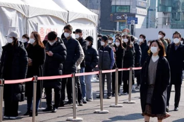 சீனாவை அடுத்து மற்றொரு நாட்டில் தீயாய் பரவும் கொரோனா - பீதியில் மக்கள்