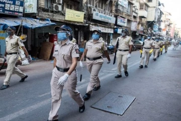 இந்தியாவை அச்சுறுத்தும்  ஒமைக்ரான்; அதிரடியாக விதிக்கப்பட்ட  144 தடையுத்தரவு!