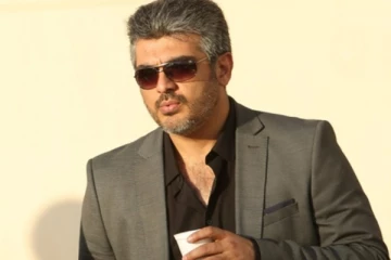 ரசிகர்களுடன் தல அஜித்.. வெளியான சமீபத்திய புகைப்படம்..