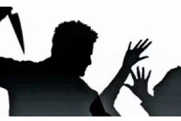 தூங்கிக் கொண்டிருந்த தந்தை, தாயையும் துடிக்க, துடிக்க கொலை செய்த மகன் - அதிர்ச்சி சம்பவம்