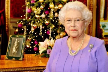 பிரித்தானியா மகாராணி இந்த ஆண்டு ஊழியர்களுக்கு கிறிஸ்துமஸ் பரிசாக என்ன கொடுக்க போகிறார் தெரியுமா? கசிந்த தகவல்