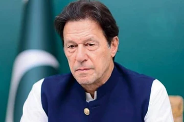 இவ்வளவு கேவலமாக விமர்சிப்பதா? அனைத்து பெண்களிடம் மன்னிப்பு கேட்க வேண்டும்.. இம்ரான் கானுக்கு எழுந்த கண்டனம்