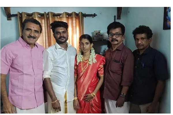 தங்கச்சிக்காக தற்கொலை செய்து கொண்ட அண்ணன்- நெஞ்சை உருக்கும் உண்மை | Kerala Youth Commits Suicide For Sister Wedding