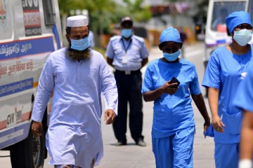 தமிழகத்தில் மேலும் புதிய கட்டுப்பாடுகள்?: நாளை அவசர ஆலோசனை