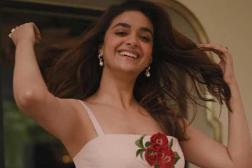 நடிகை கீர்த்தி சுரேஷின் லேட்டஸ்ட் போட்டோஸ்!! இதோ..