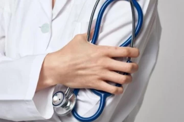 கனடாவில் மருத்துவர்களுக்கு தீவிர பற்றாக்குறை