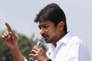 ஆளுநரை எதிர்த்து அதிமுகவால் மூச்சு கூட விட முடியாது - உதயநிதி ஸ்டாலின் ஆவேசம்