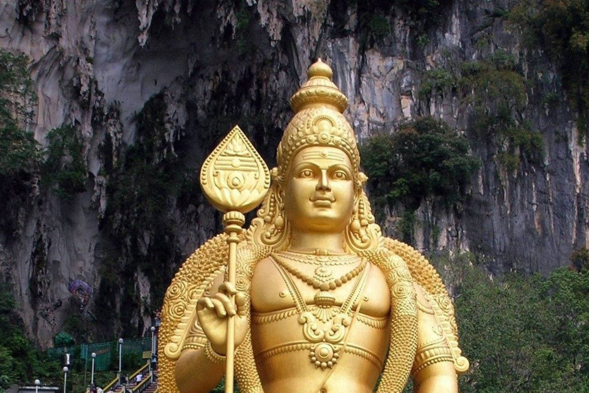 நீங்கள் எப்படிப்பட்ட மனிதராக வாழப்போறீங்க? இந்த கதையின் இறுதியில் முடிவு செய்யுங்கள் | What Is Real Happiness In Life Spiritual Story