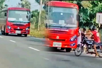 மாணவர்களை ஏற்ற மறுத்த அரச பேருந்து: பெற்றோர் ஒருவரின் துணிகர செயலால் முறியடிப்பு