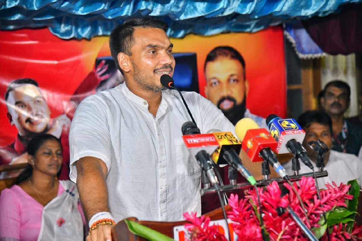 இராணுவப் பதக்கங்கள் “ஒரு உலோகத் துண்டு” : விமர்சனத்திற்கு நாமல் அதிருப்தி | Namal Criticises Remarks On Military இராணுவப் பதக்கங்கள் “ஒரு உலோகத் துண்டு” : விமர்சனத்திற்கு நாமல் அதிருப்தி | Namal Criticises Remarks On Military