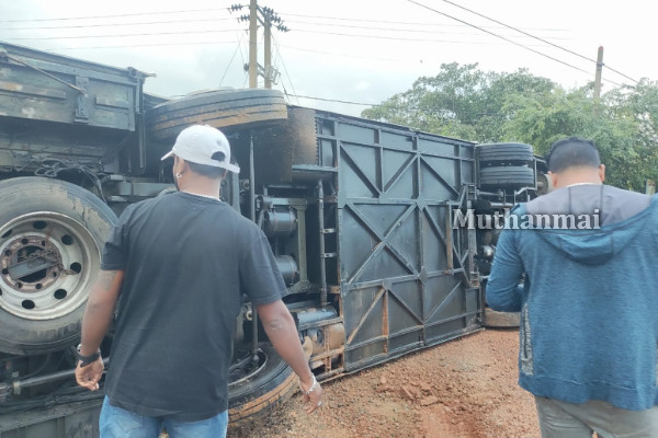 அக்கரைப்பற்றில் இருந்து திருகோணமலை நோக்கி சென்ற சொகுசு பேருந்து விபத்து! | Akkaraipattu Trincomalee Luxury Bus Accident