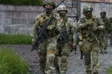 இராணுவத்தில் இணைவதற்கான வயது வரம்பை இரத்து செய்தது ரஷ்யா