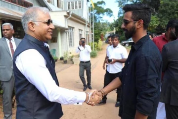 கண்டிக்கு விஜயம் செய்துள்ள இலங்கைக்கான இந்திய தூதுவர்