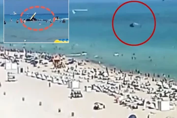 அமெரிக்காவில் திடீரென கடலில் வீழ்ந்த உலங்கு வானுார்தி! (வீடியோ)