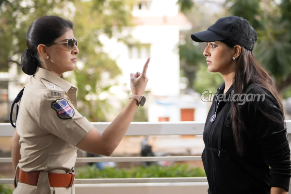 இயக்குனர் ஆன வரலக்ஷ்மி சரத்குமார்.. வித்தியாசமான வீடியோ உடன் வந்த அறிவிப்பு | Varalaxmi Sarathkumar Debuts As Director