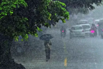 தமிழகத்தில் தொடர்ந்து மூன்று நாட்களுக்கு மழை பெய்யும்- வானிலை மையம் எச்சரிக்கை