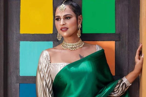 கொள்ளை அழகில் மாஸான டான்ஸ் - பிக்பாஸ் நமீதா வெளியிட்ட வைரல் வீடியோ - தமிழ்நாடு