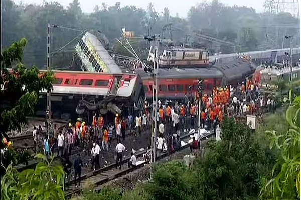 இந்தியாவை உலுக்கிய ரயில் விபத்து; மகனை கண்டுபிடிக்க உதவுங்கள்; தவிக்கும் தந்தை! | Train Accident That Shook India The Son Father
