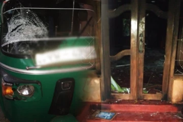 யாழ். தாவடியில் பெட்ரோல் குண்டு தாக்குதல்: ஒருதலை காதலால் விபரீதம் (Photos)