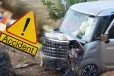 திருகோணமலையில் கோர விபத்துக்குள்ளான வான்! இருவர் படுகாயம்