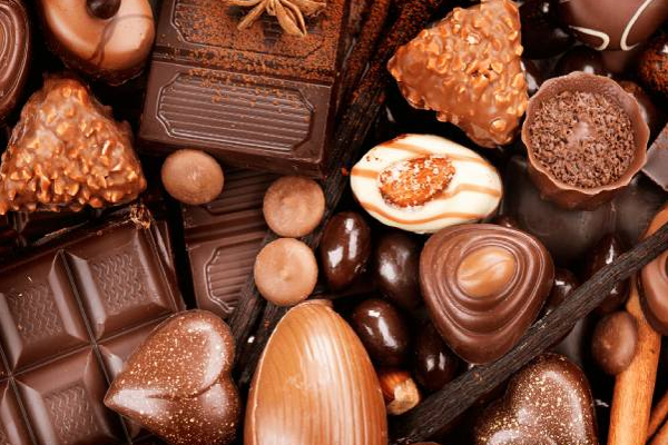 இலங்கையில் சாக்லேட்டுகளை தேடி தீவிர வேட்டை! | Operation To Seize Illegal Chocolates In Sri Lanka