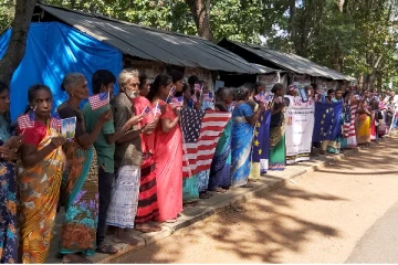 புதுவருட தினத்தில் காணாமல் ஆக்கப்பட்டோரின் உறவினர்கள் போராட்டம் (படங்கள்)