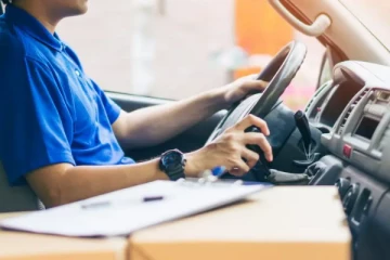 யாழ் சாரதிக்கு மயக்க மருந்து கொடுத்து கொள்ளை; வாடகைக்கு வந்தவர்களால் அதிர்ச்சி!