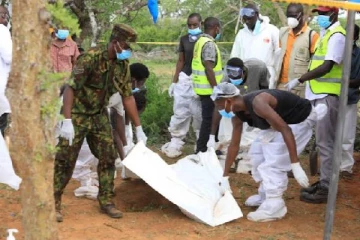 கடவுளை சந்திக்க பட்டினி மரணம்... தோண்டி எடுக்கப்பட்ட 400 சடலங்கள்: வெளிவரும் புதிய தகவல்