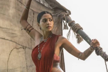 பொன்னியின் செல்வன் பட புகழ் பூங்குழலி ஒல்லியாக இருக்க காரணம்- இந்த டயட் தானா?