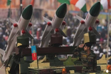 பாதுகாப்பு அச்சுறுத்தல்... ஆயுதங்கள் வாங்கிக்குவிப்பதில் திடீர் ஆர்வம் காட்டும் ஆசிய நாடுகள்