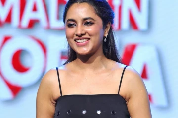 பிரியங்கா மோகன் படவிழாவுக்கு கிளாமராக வந்திருக்கும் ஸ்டில்கள்