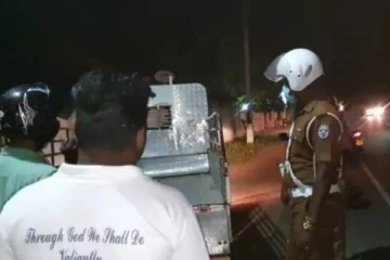 மட்டக்களப்பு - கல்முனை பிரதான வீதியில் விபத்து: இளைஞனுக்கு நேர்ந்த விபரீதம்