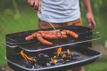 குறைவாக இறைச்சி சாப்பிடுங்கள்... சுவிஸ் அதிகாரிகள் கோரிக்கை