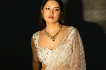 வாணி போஜன் ட்ரான்ஸ்பரென்ட் சேலையில் ஹாட் போட்டோஷூட்