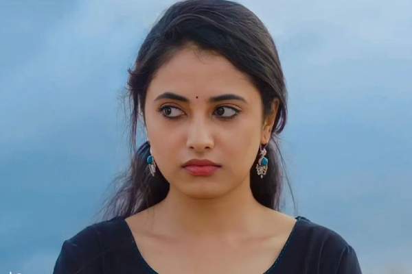 நான் அதை பார்க்க வேண்டும்.. பிரியங்கா மோகனிடம் கெஞ்சி கேட்ட நபர், நிறைவேற்றிய நடிகை | Fan Want To See Priyanka Mohan Nails