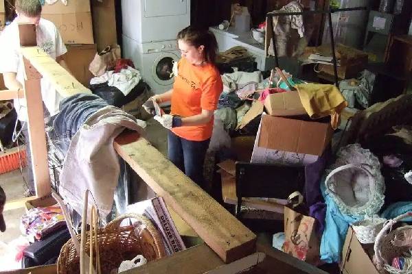 hoarding disorder: பதுக்கல் கோளாறு என்றால் என்ன? அறிகுறிகள் என்னென்ன? | Hoarding Disorder Symptoms In Tamil